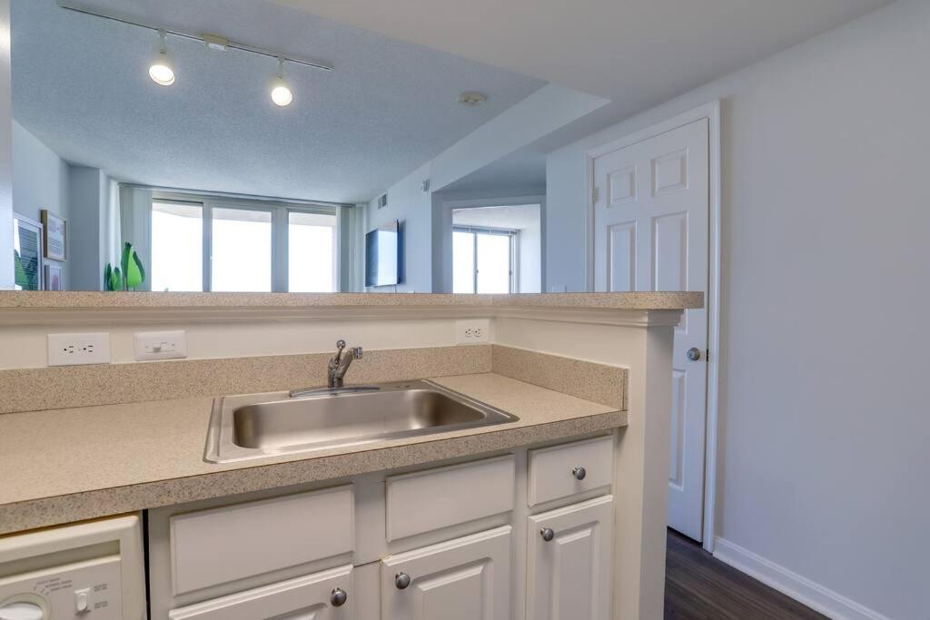 Exclusive Apt In Ballston With Gym Arlington Bagian luar foto