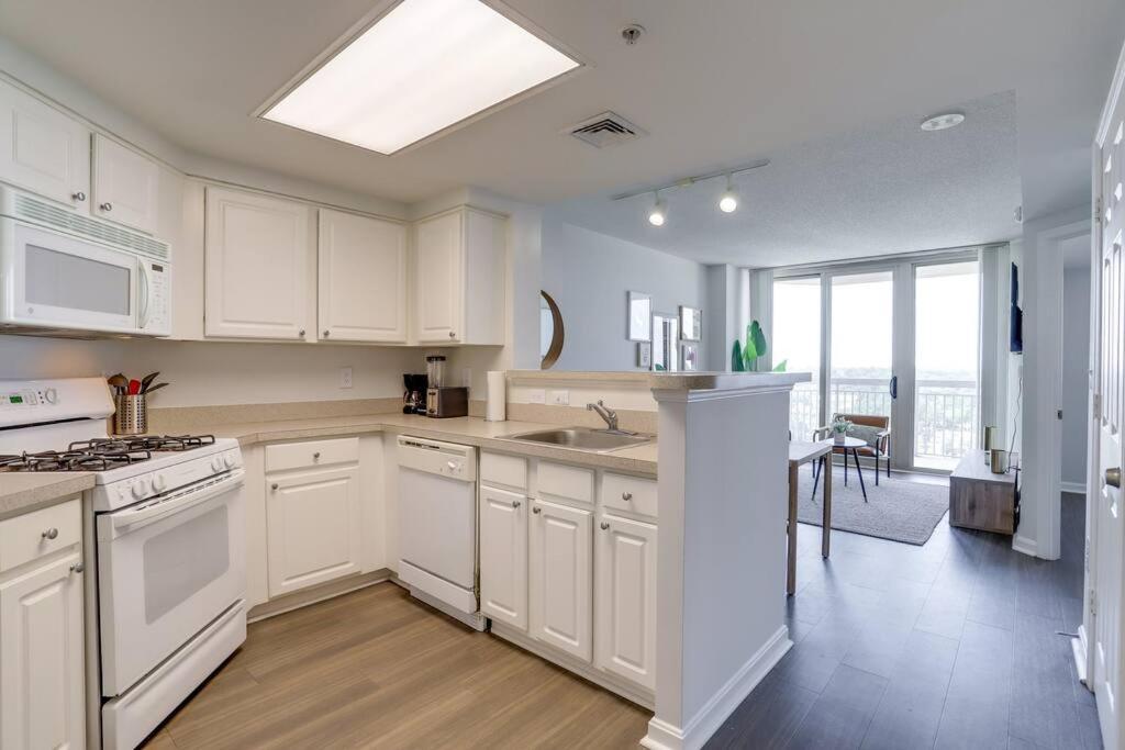 Exclusive Apt In Ballston With Gym Arlington Bagian luar foto