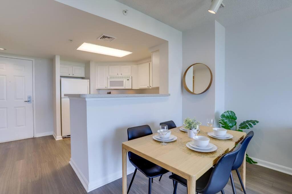 Exclusive Apt In Ballston With Gym Arlington Bagian luar foto