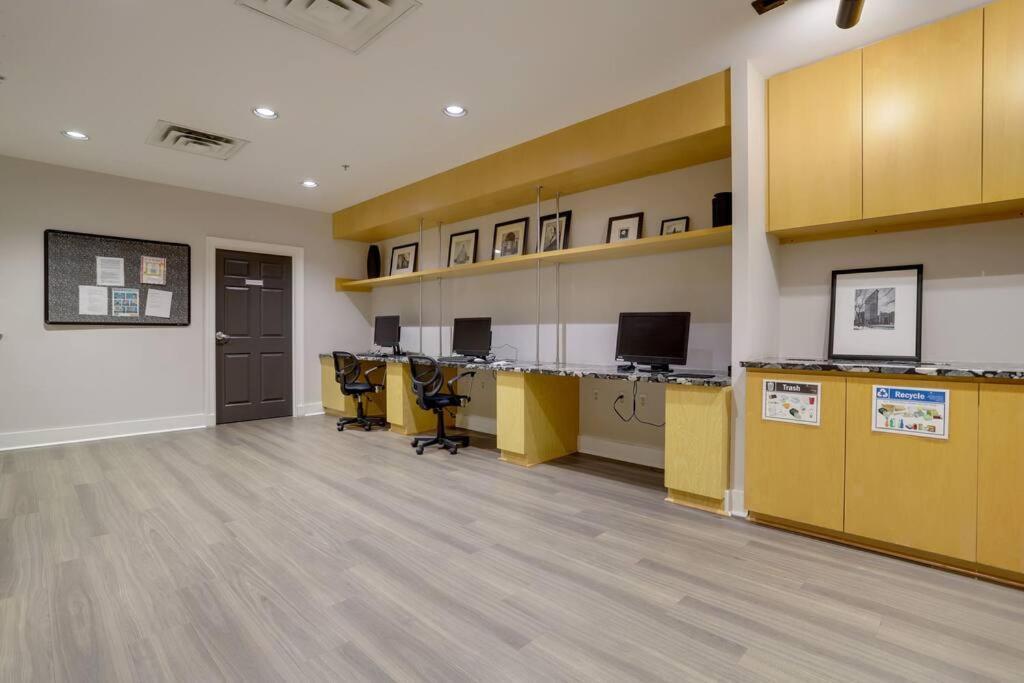 Exclusive Apt In Ballston With Gym Arlington Bagian luar foto