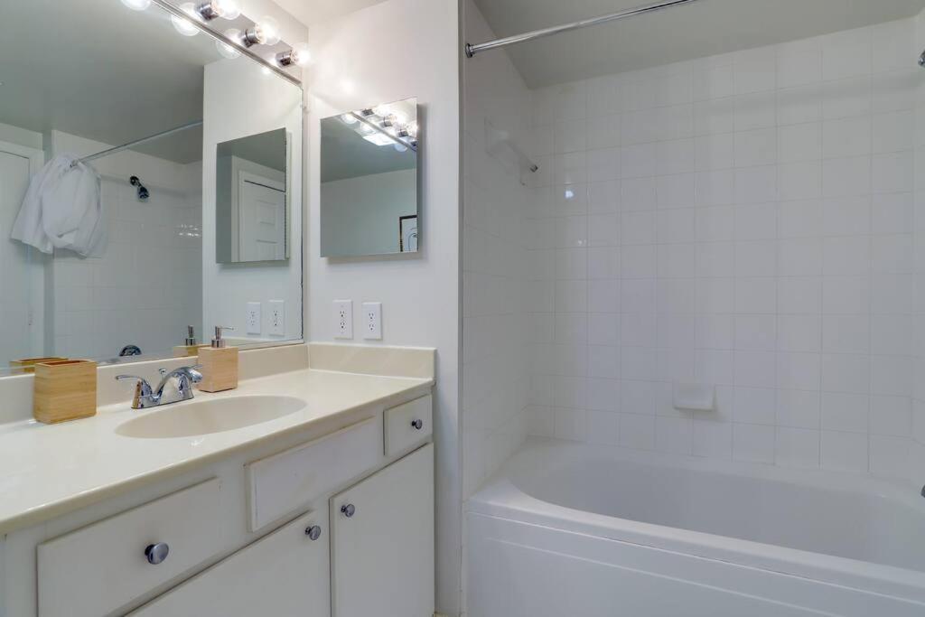 Exclusive Apt In Ballston With Gym Arlington Bagian luar foto